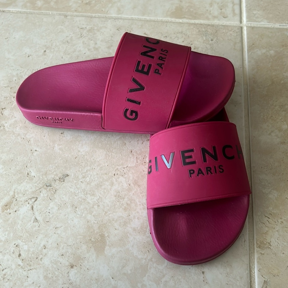Givenchy pool slides